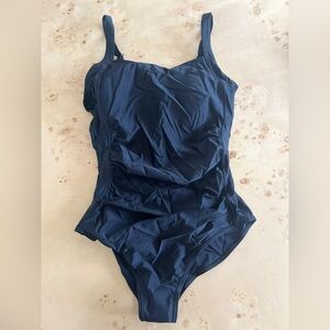 Black square neck slimming suit